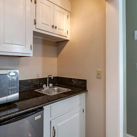 Essex Street Inn & Suites, Ascend Hotel Collection Нюбърипорт Екстериор снимка